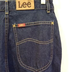 VINTAGE Lee 10 (26" x 24 1/2"} High Rise Pleated Dark Wash Jeans USA Mom